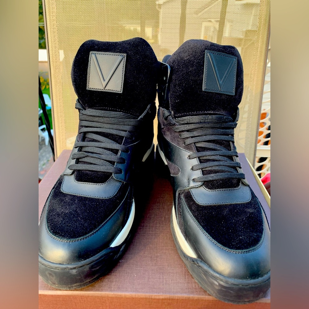 LOUIS VUITTON Calf Leather and Suede Sneakers